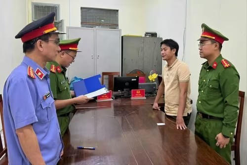 Văn Đức Quý khi bị bắt giam.