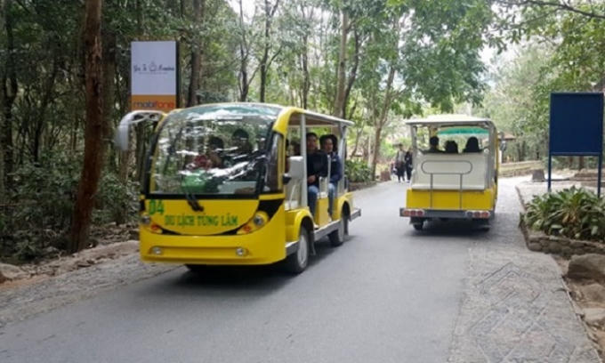 38 chiếc xe điện, chở tối đa tới 11 người nhưng không hề được đăng kiểm, đăng ký nhưng vẫn hoạt động hết công suất.