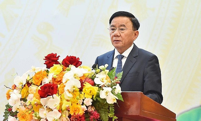 Thay mặt Bộ Chính trị, Thường trực Ban Bí thư Trần Cẩm Tú đã ký Kết luận số 127-KL/TW ngày 28/2/2025 về triển khai nghiên cứu, đề xuất tiếp tục sắp xếp tổ chức bộ máy của hệ thống chính trị. Ảnh: Báo điện tử Chính phủ.