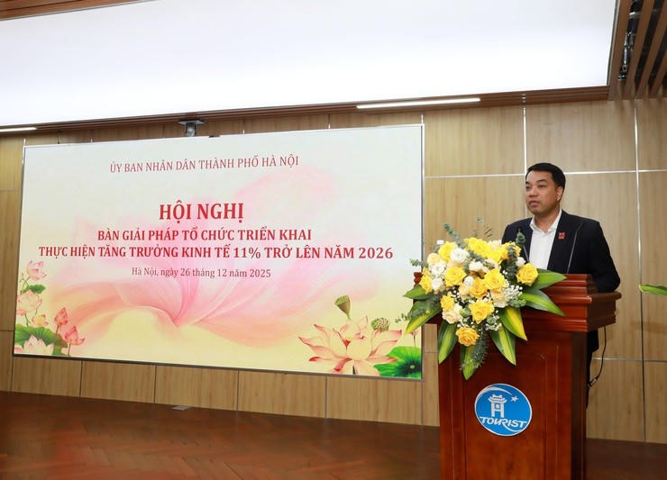 Tiến sĩ Mạc Quốc Anh - Phó Chủ tịch kiêm Tổng Thư ký Hiệp hội doanh nghiệp nhỏ và vừa thành phố Hà Nội phát biểu tại Hội nghị.