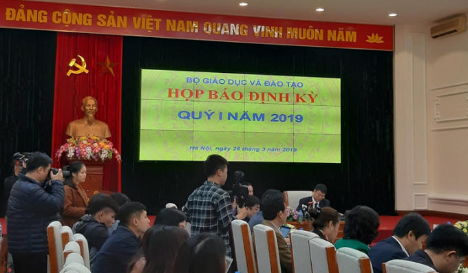 Buổi Họp báo định kỳ của Bộ GD&ĐT thông tin nhiều vấn đề của ngành giáo dục trong đó có các khúc mắc của các phụ huynh có con em tham dự cuộc thi Khoa học kỹ thuật quốc gia 2019 vẫn còn bỏ ngỏ.