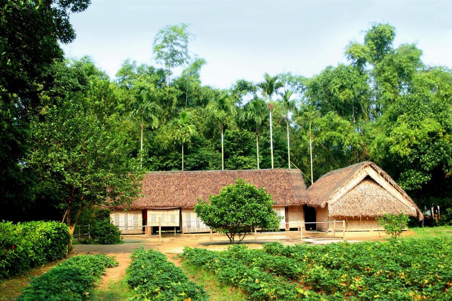 Làng Sen quê Bác.