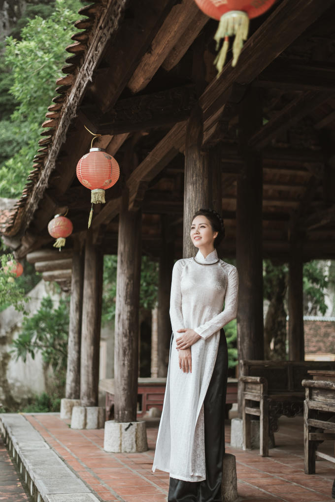 MC Hạnh Ph&uacute;c sợ chồng &Aacute; hậu Thụy V&acirc;n ghen v&igrave; cảnh diễn qu&aacute; t&igrave;nh tứ