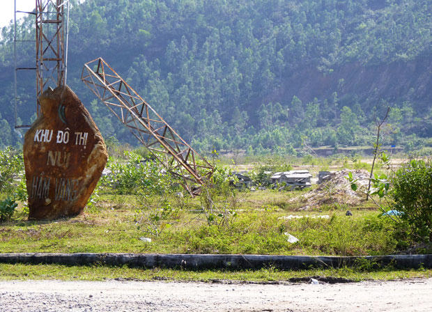 Cảnh đìu hiu, quạnh quẽ ở Khu đô thị Thiên Park do Công ty CP Tân Hải Doanh (thuộc Công ty CP Dây cáp điện Tân Cường Thành) làm chủ đầu tư ở phường Hòa Hiệp Bắc, quận Liên Chiểu, TP. Đà Nẵng. Ảnh Báo Đà Nẵng.
