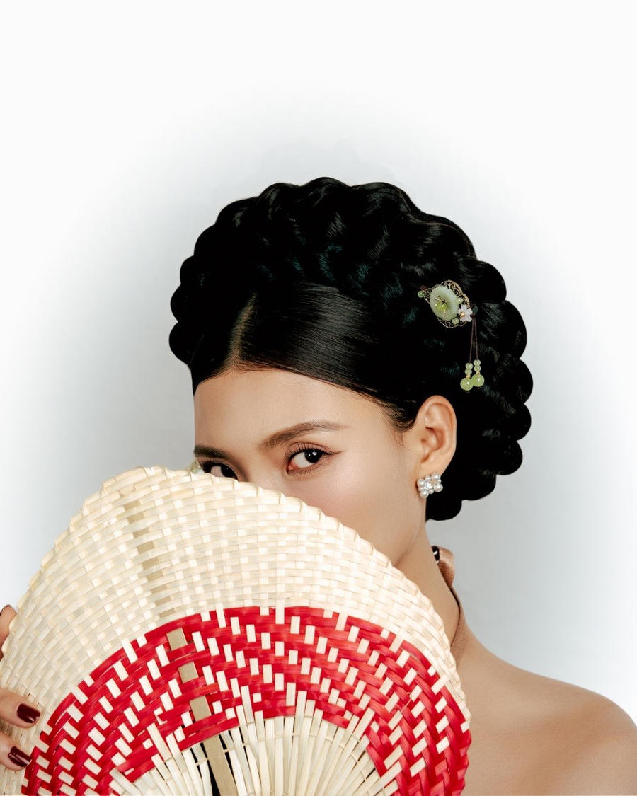 Bắt đầu sự nghiệp từ 2009, mỗi vai diễn của Thúy Diễm đều để lại dấu ấn riêng biệt. Ảnh: NSX