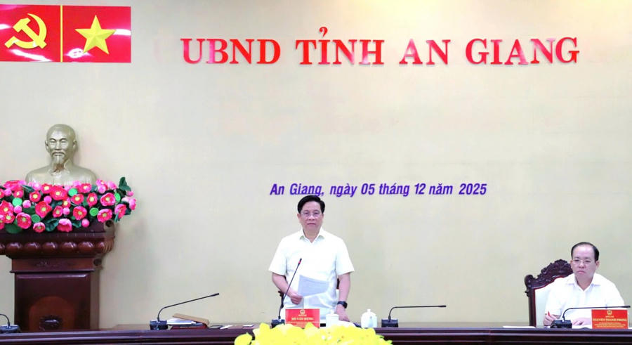 Ông Hồ Văn Mừng, Chủ tịch UBND tỉnh An Giang phát biểu tại cuộc họp