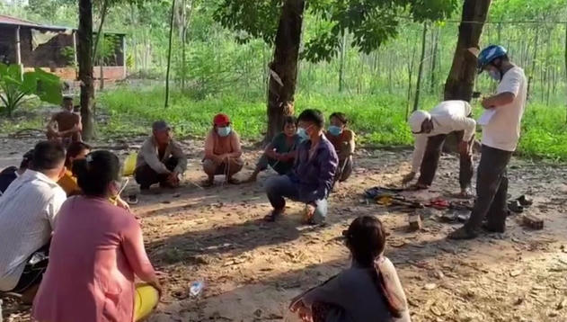 Hiện trường sòng bạc của Thảo mở trong rừng cao su bị lực lượng chức năng triệt phá.