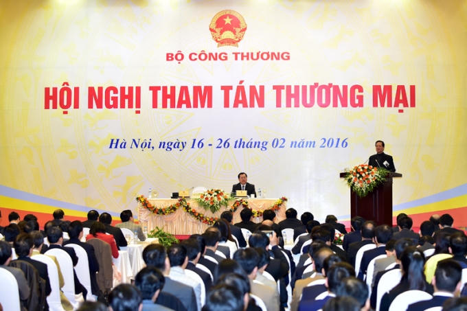 Thủ tướng Nguyễn Tấn Dũng chỉ đạo Hội nghị Tham tán thương mại 2016.