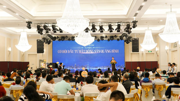 Sự kiện Cơ hội đầu tư bất động sản Quảng Bình thu hút hơn 300 khách hàng và nhà đầu tư.