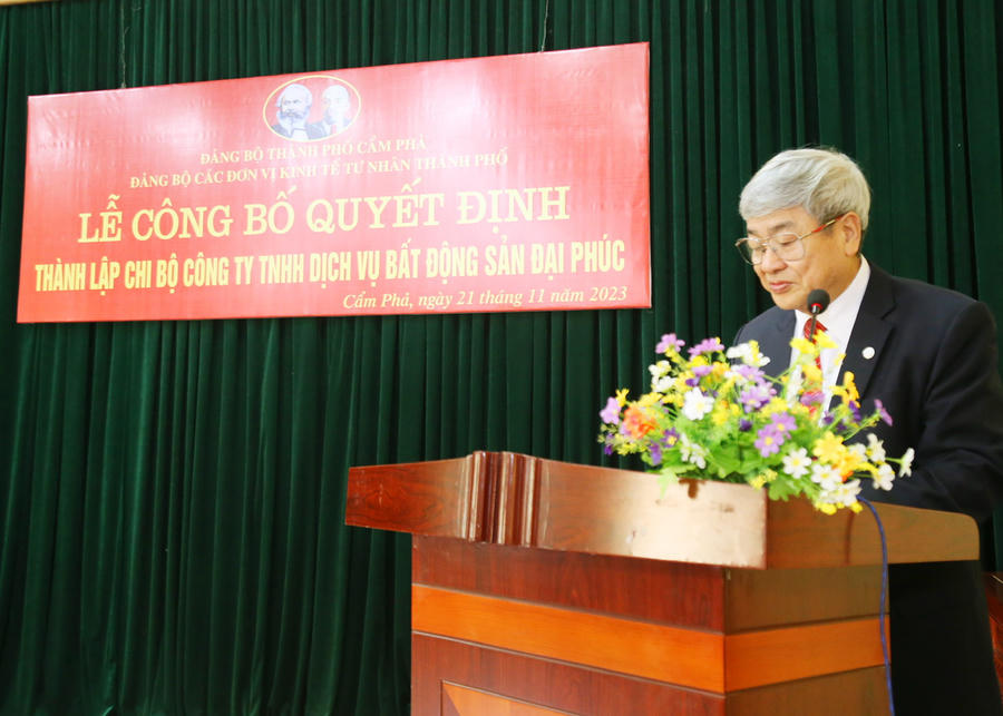 Ông Nguyễn Văn Hiến Phó Giám đốc công ty phát biểu