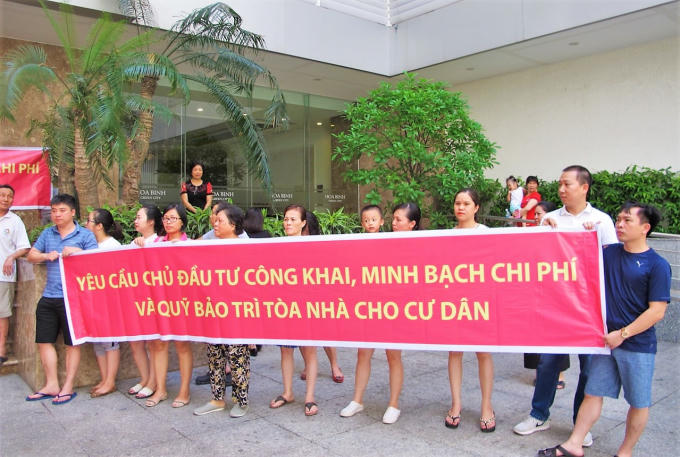 Bên cạnh vấn đề đòi sổ hồng, cư dân còn đề nghị Chủ đầu tư công khai, minh bạch quỹ bảo trì hàng chục tỷ đồng cho cư dân.