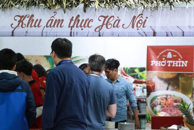 Ẩm thực được tăng cường phục vụ và quảng bá tại Trung tâm báo chí Hội nghị Thượng đỉnh Mỹ-Triều. Ảnh: Hải Nguyễn.