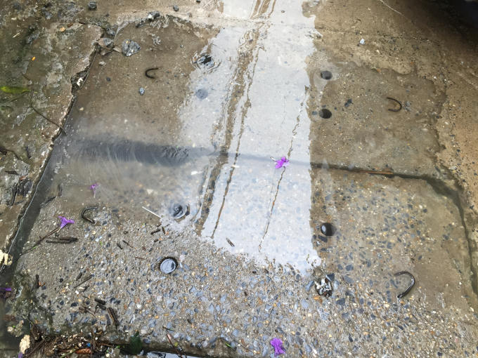 Hà Nội: Sau cơn bão số 2, hàng trăm hộ dân vẫn sống trong ngập úng