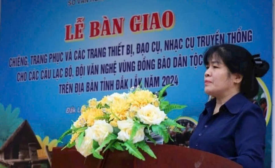 Phó Giám đốc Sở Văn hóa, Thể thao và Du lịch tỉnh Đắk Lắk Nguyễn Thụy Phương Hiếu phát biểu tại buổi lễ. Ảnh: C.L