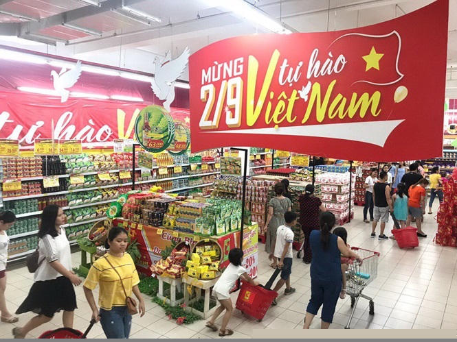 Ngày đầu nghỉ lễ 2/9: Siêu thị đông ngẹt, thực phẩm nhảy giá - ảnh 5
