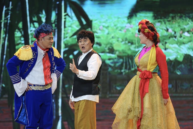 xuan hinh sam trang phuc