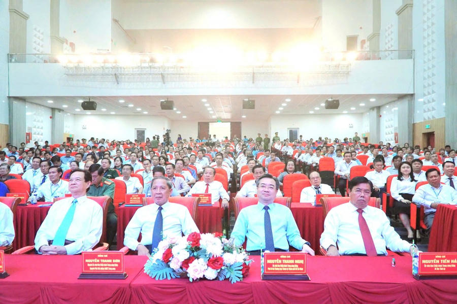 Lãnh đạo Trung ương, địa phương dự Lễ công bố Quyết định của Thủ tướng Chính phủ về việc công nhận TP Rạch Giá là đô thị loại I, trực thuộc tỉnh Kiên Giang.