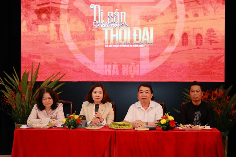 Ban tổ chức Festival Thăng Long-Hà Nội 2025 trao đổi với báo chí tại buổi họp báo. (Ảnh: BTC)