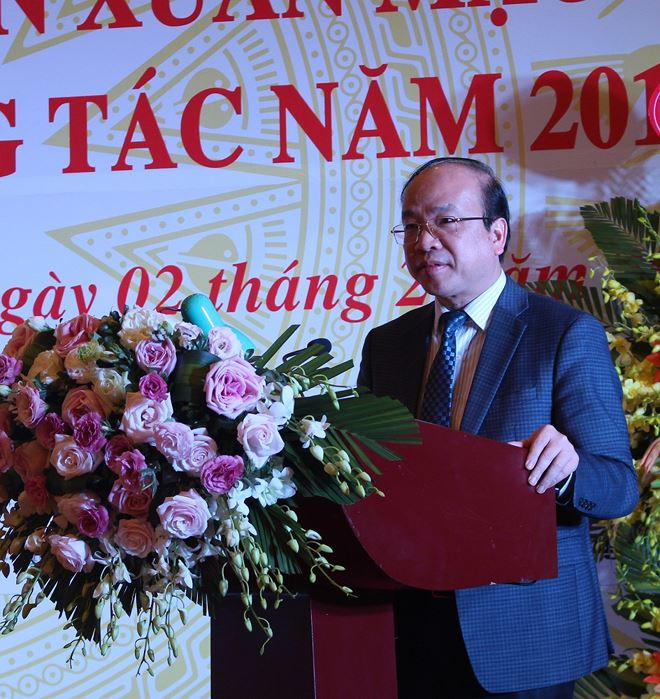 Thứ trưởng Bộ Tư pháp Phan Chí Hiếu phát biểu tại Hội nghị.