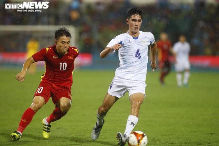 U23 Philippines chơi phòng ngự triệt để. (Ảnh: Ngọc Anh)