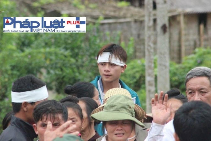 Chùm ảnh: Đau thương tiễn đưa nạn nhân vụ thảm kịch Yên Bái