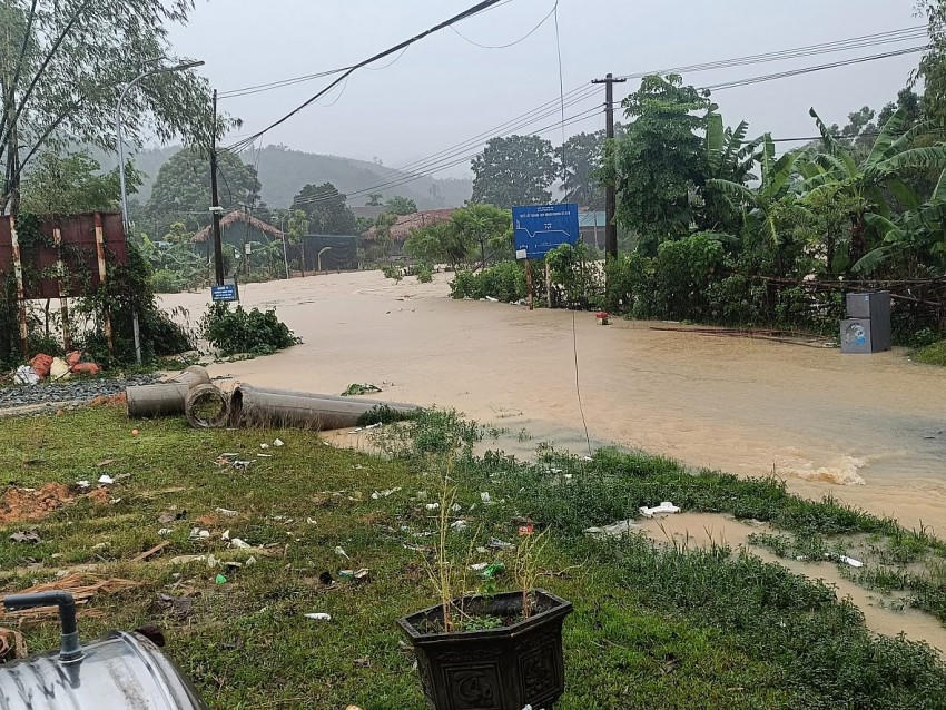 Thanh Hoá, Nghệ An mưa lớn do ảnh hưởng nặng nề từ cơn bão Wipha.