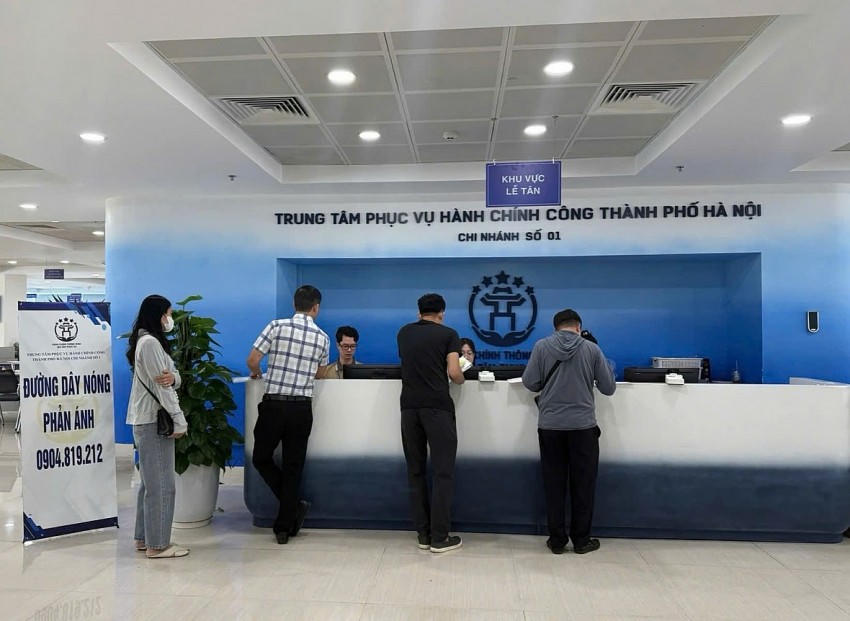 Không còn cảnh xếp hàng đăng ký đất đai nhờ ứng dụng iHanoi.