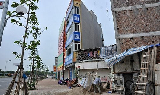 Hà Nội vẫn còn nhiều công trình vi phạm trật tự xây dựng. Ảnh minh họa