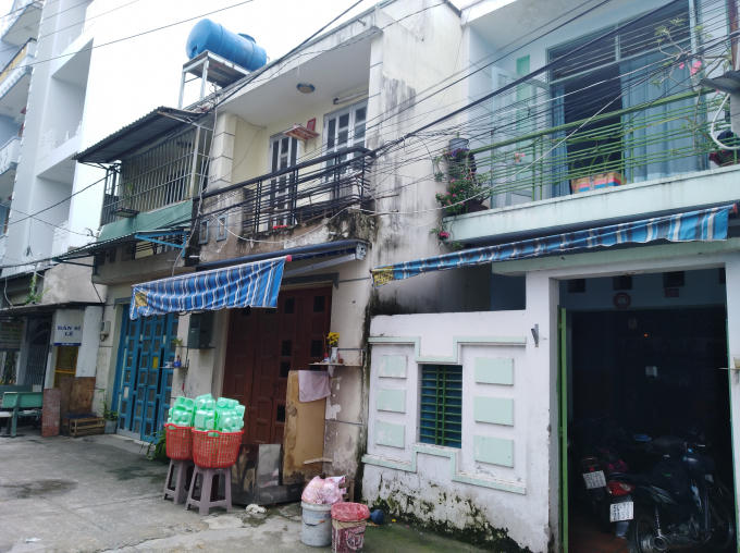 03 căn nhà của các hộ dân đã mua của bà Nguyễn Thanh Châu, tại địa chỉ 320/9 ĐTH 02, phường Đông Hưng Thuận, quận 12.