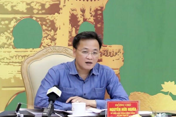 Bí thư tỉnh Hưng Yên, ông Nguyễn Hữu Nghĩa phát biểu chỉ đạo tại hội nghị.