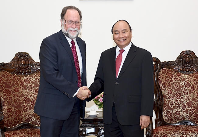 Thủ tướng Nguyễn Xuân Phúc tiếp Giáo sư Ricardo Hausmann. (Ảnh: VGP)