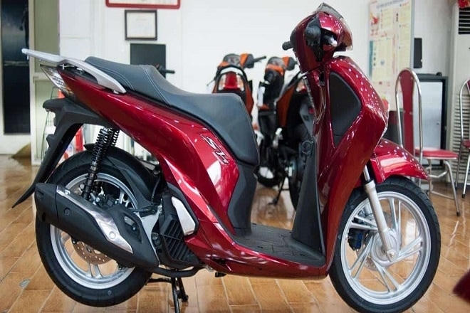 Các mẫu Honda SH tiếp tục ăn khách và có giá cao hơn so với giá niêm yết của hãng.
