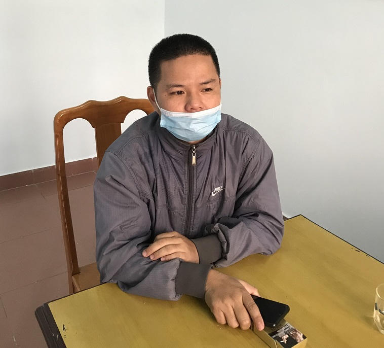 Đối tượng Trương Tùng Lâm có hành vi đốt pháo trái phép.