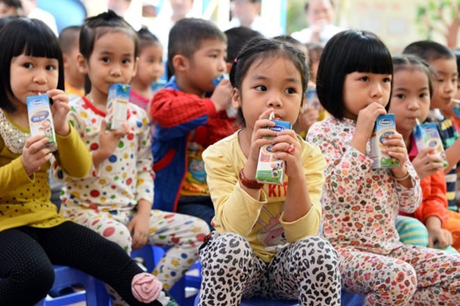 Một trong các giải pháp thực hiện của chương trình là ban hành các quy định về sản phẩm sữa tươi phục vụ chương trình “Sữa học đường” đến năm 2020. Ảnh: Internet.