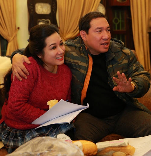 Chàng rể Phễu - Quang Thắng thân mật khoác vai mẹ vợ tương lai Thanh Thanh Hiền