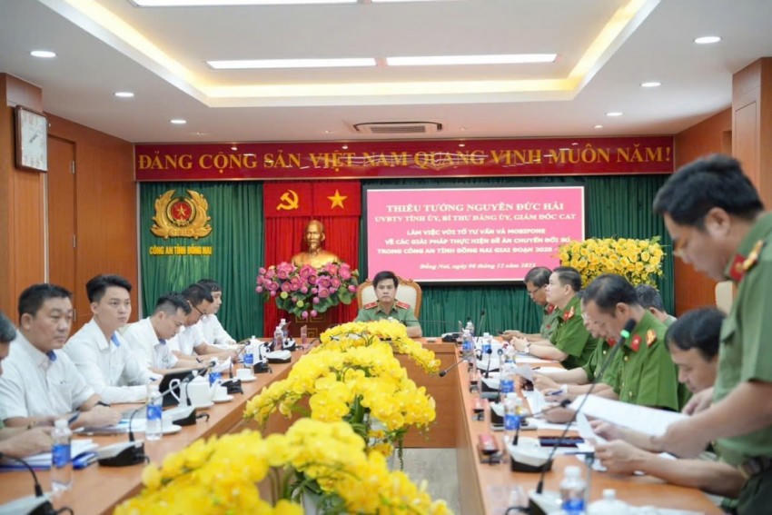 Giám đốc Công an tỉnh Đồng Nai Nguyễn Đức Hải làm việc với các đơn vị nghiệp vụ.