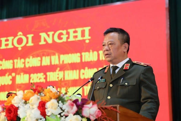 Giám đốc Công an tỉnh Hưng Yên, Thiếu tướng Trần Xuân Ánh phát biểu tại hội nghị.