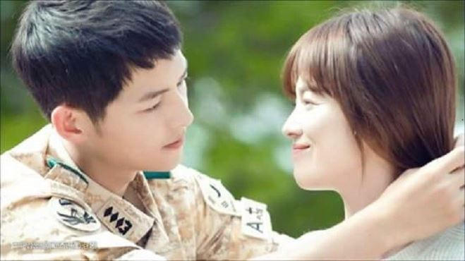 Song Joong Ki và Song Hye Kyo đã chinh phục bao trái tim người hâm mộ với vai chính trong phim "Hậu duệ mặt trời"