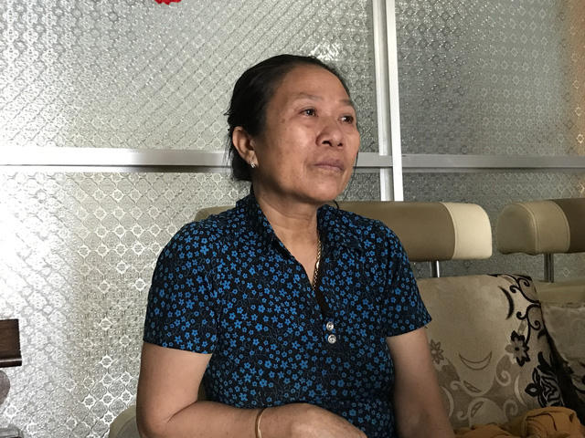 Bà Hành rơi nước mắt khi kể lại hành vi “thất nhân bất đức” của chàng rể Huỳnh Thanh Long.