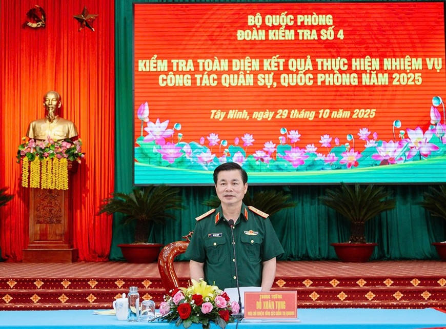 Trung tướng Đỗ Xuân Tụng - Phó chủ nhiệm Tổng cục Chính trị QĐND Việt Nam phát biểu tại buổi làm việc (ảnh: BC)