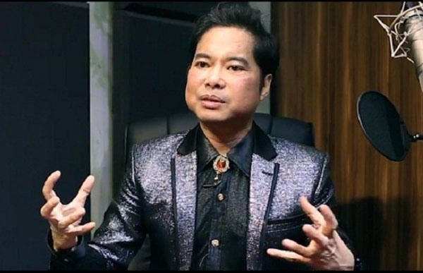"Ông hoàng nhạc sến" Ngọc Sơn được phong tặng "Giáo sư âm nhạc" đã khiến dư luận dậy sóng.