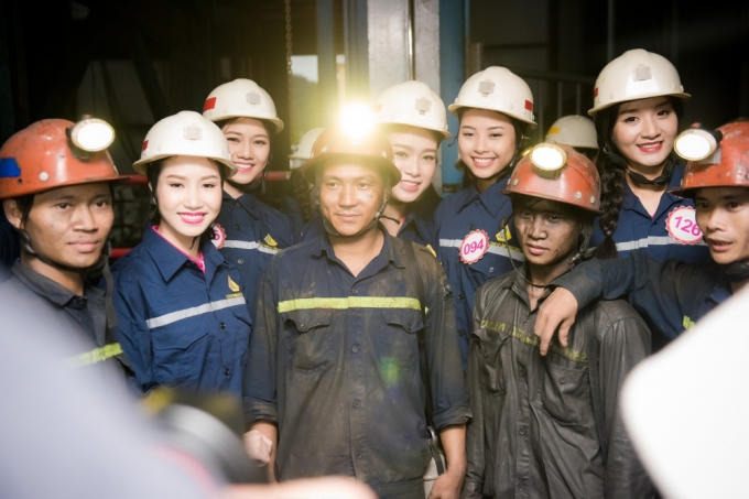 Thí sinh Hoa hậu Việt Nam thăm quan và giao lưu tại mỏ than Hà Lầm