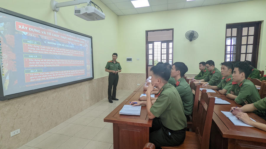 giáo trẻ nhiệt tình và tâm huyết mà nhiều thế hệ học viên Học viên ANND còn biết đến