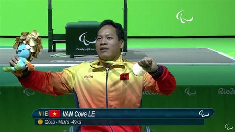 L&ecirc; Văn C&ocirc;ng gi&agrave;nh HCV lịch sử ở Paralympic, ph&aacute; kỷ lục thế giới