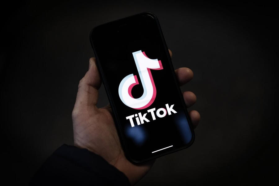 Tài khoản Tiktok “P.T.C” đăng tải thông tin, hình ảnh giả mạo, sai sự thật - Ảnh minh hoạ.