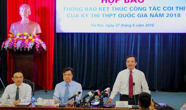 Bộ GD&amp;ĐT từng khẳng định, "công tác bảo mật các túi thi được đặc biệt chú trọng. Bài thi trắc nghiệm sẽ chấm bằng máy, đảm bảo khoa học, khách quan". Nhưng thực tế cho thấy quy trình chấm thi đã có "lỗ hổng" nghiêm trọng.