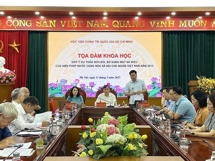 Các đại biểu tại Toạ đàm.