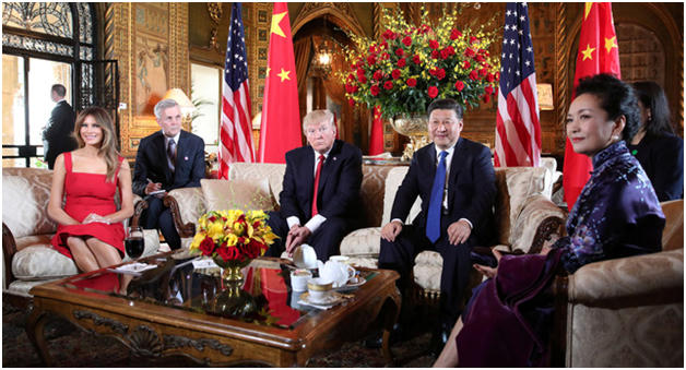 Toàn cảnh buổi gặp gỡ giữa hai nhà lãnh đạo Mỹ - Trung. (Ảnh: Reuters)