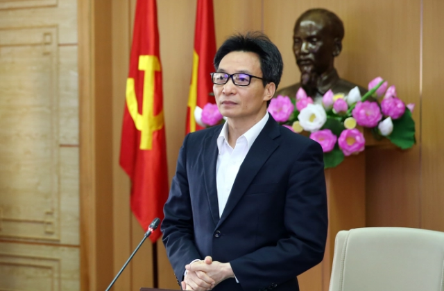 Phó Thủ tướng Vũ Đức Đam cảm ơn nhân dân đã đồng sức, đồng lòng đẩy lùi dịch bệnh Covid-19