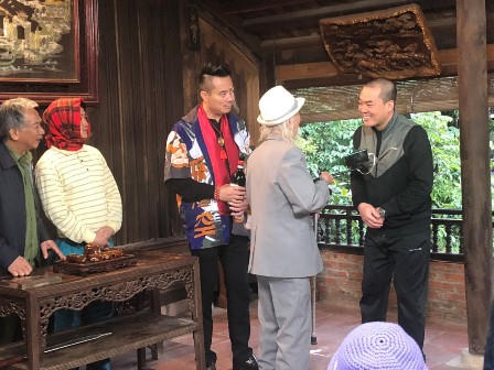 Cười nghi&ecirc;ng ngả ng&agrave;y Xu&acirc;n với